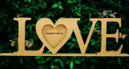 WOODEN PHOTO STAND